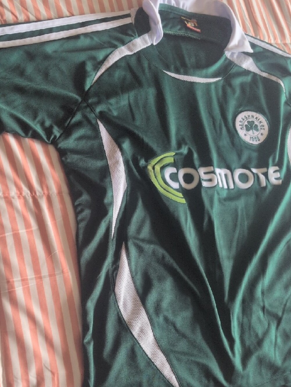 Green Soccer Jersey with White Collar - Picture 5 of 6